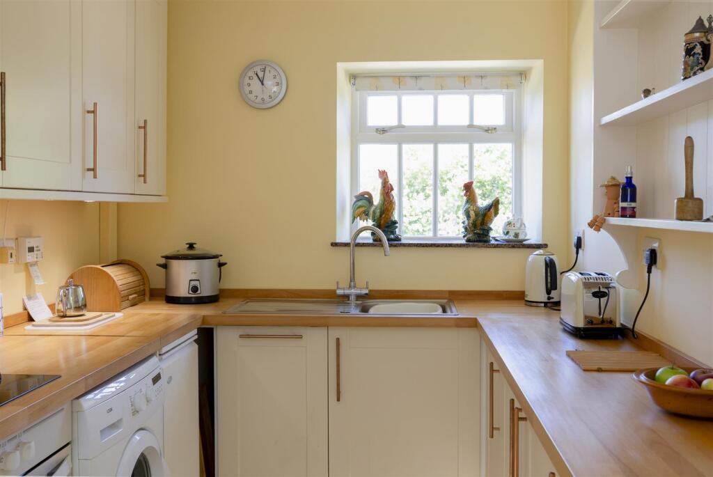 Neville_Cottage_5.jpg
