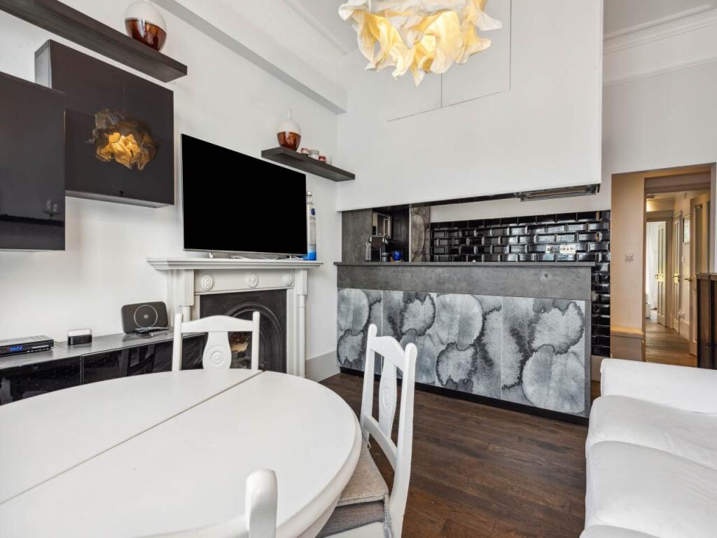 F2, 44 ONGAR ROAD, S