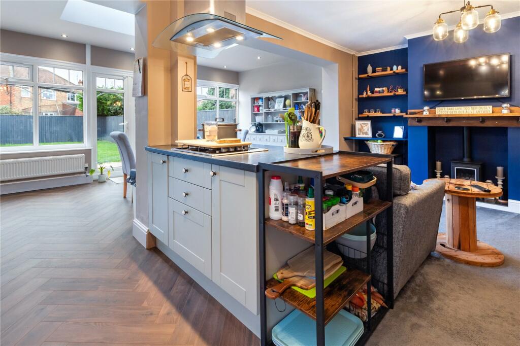 Kitchen/Dining Area