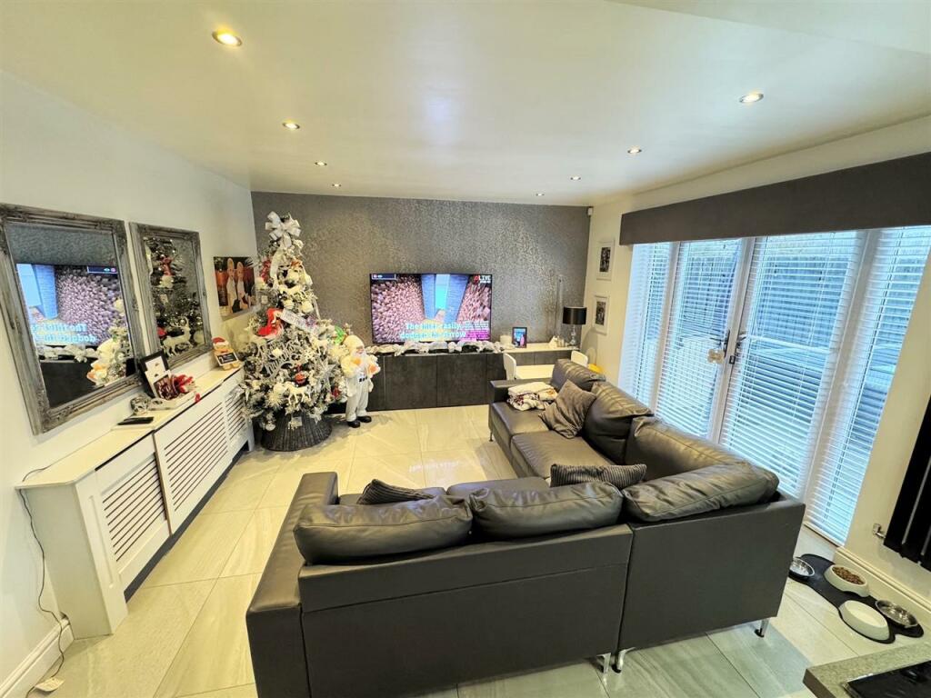 Rear Lounge