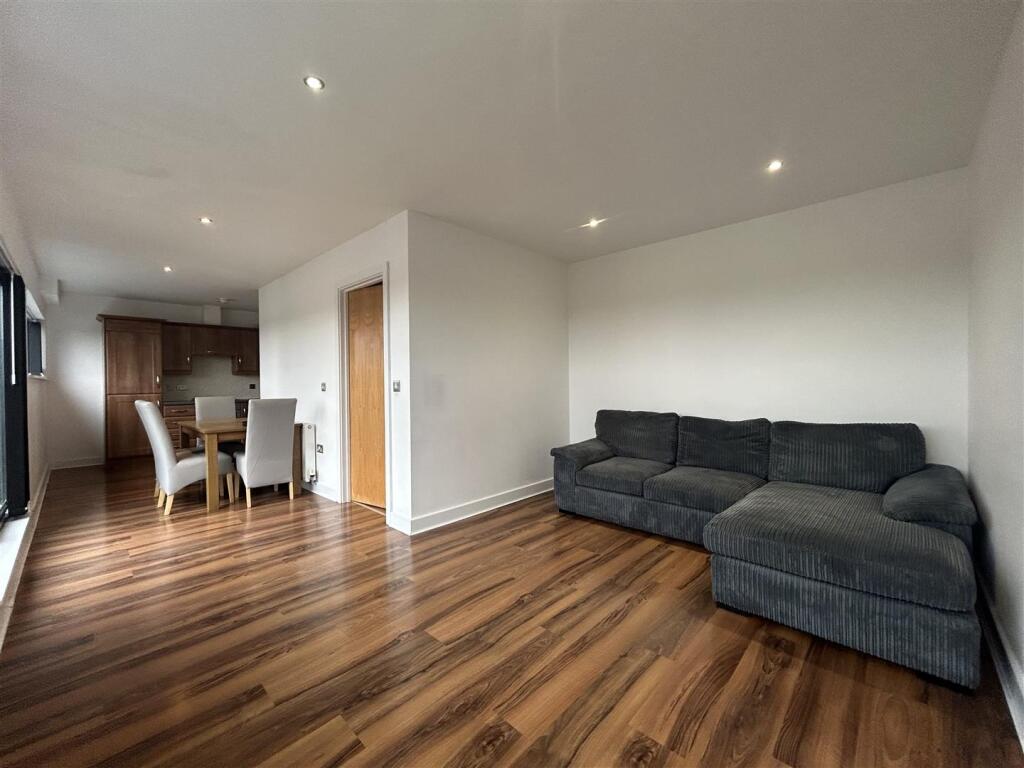 Livingroom.jpeg