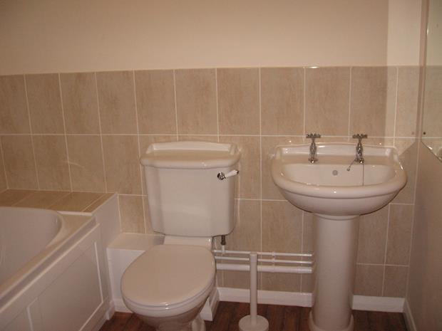 2WentworthInsideBathroom