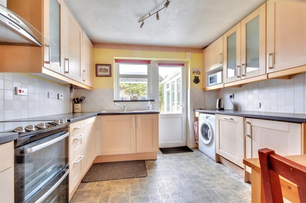 Kitchen_1.jpeg