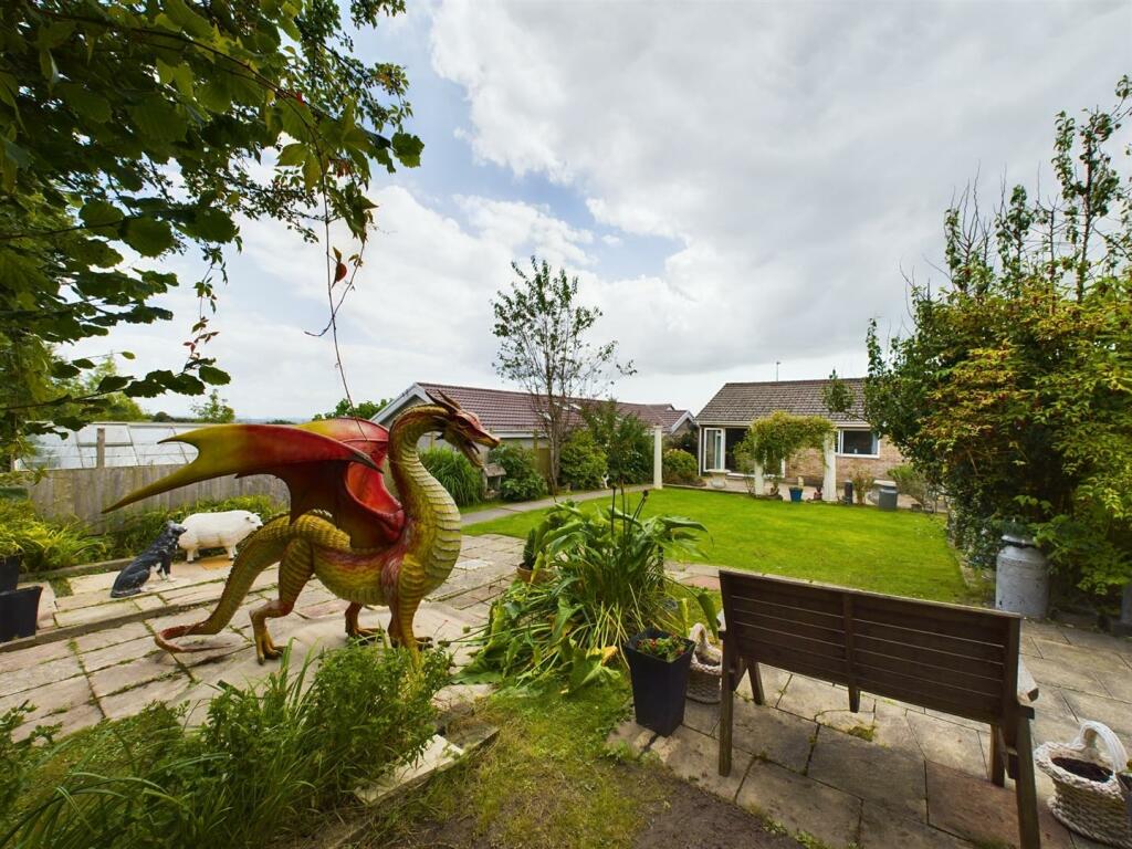 CAM03055G0-PR0139-STILL034.jpg