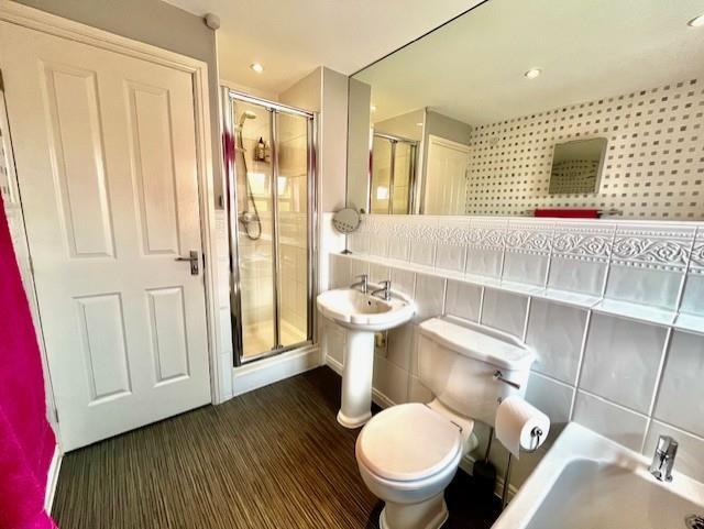 Master En-Suite