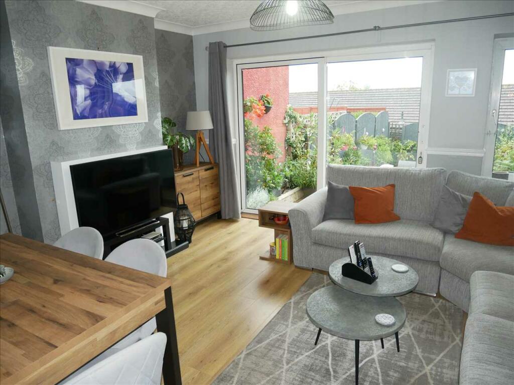 LOUNGE/DINER