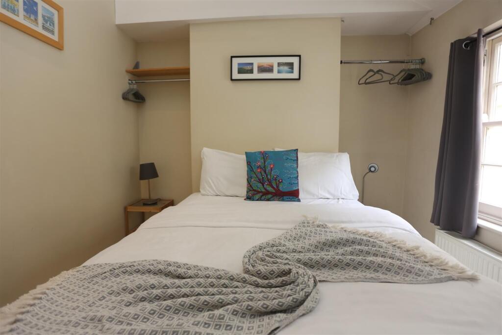 7 Frederick Gardens (3).JPG