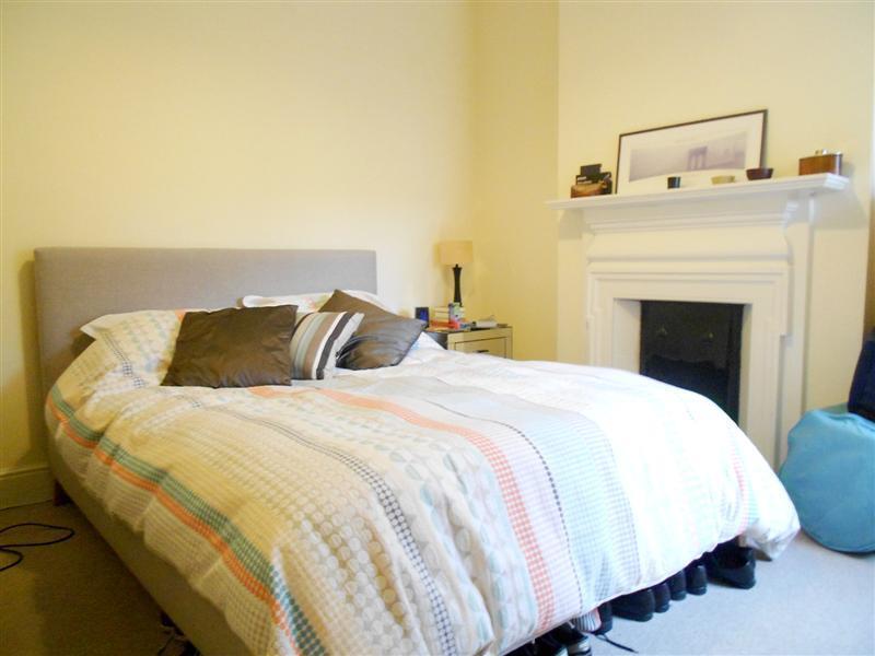 bedroom (Medium)