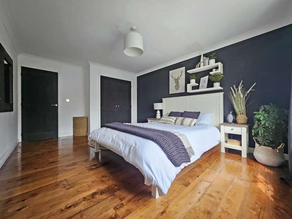 Aberdeen Avenue 100 Bed 1 Shot 2.jpg