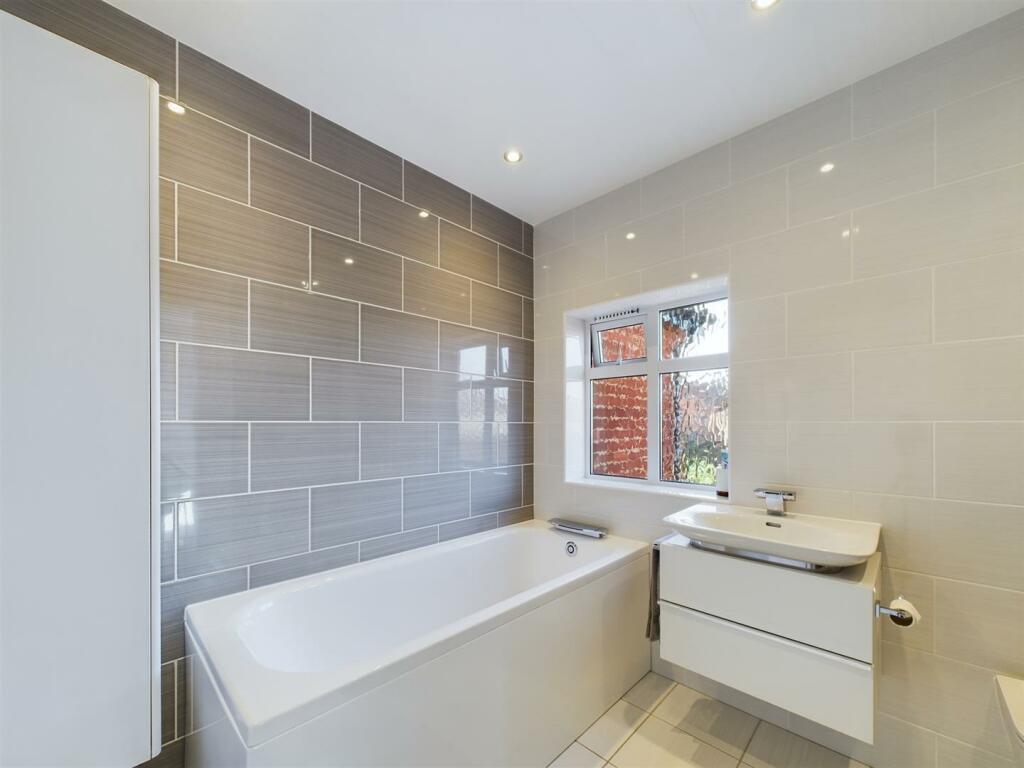 bath 1.jpg