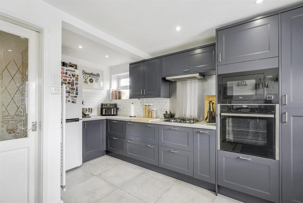 Kitchen 1_3.jpeg