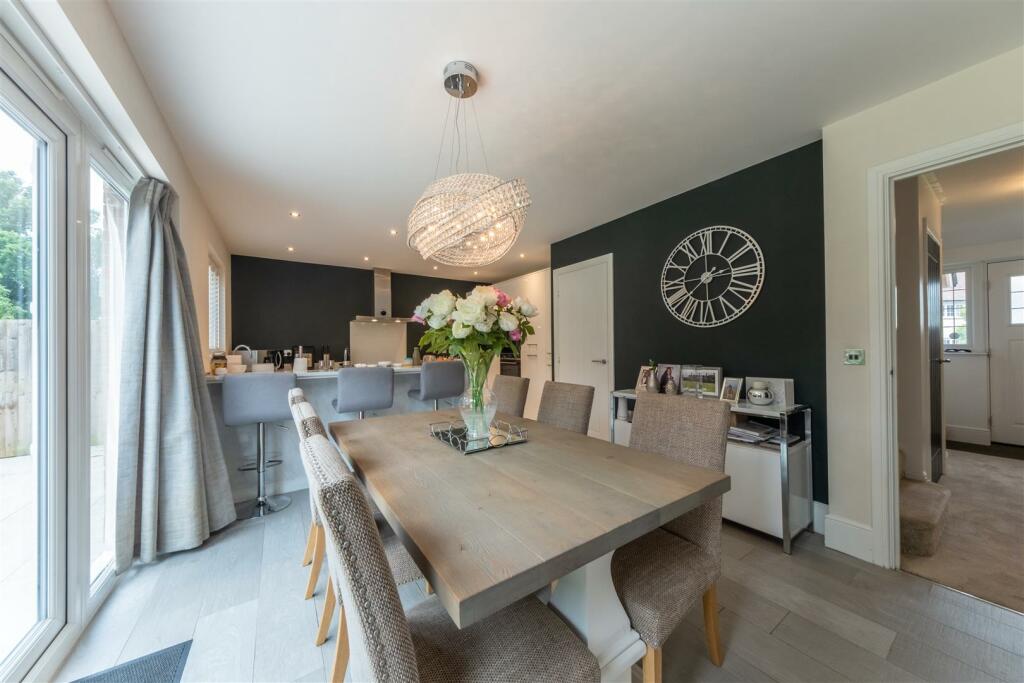 6 Stirling Close-007.jpg