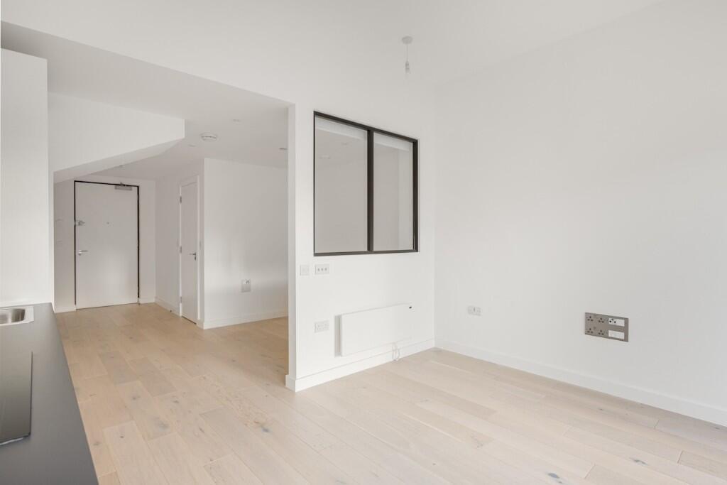 Great West Road, London, TW8