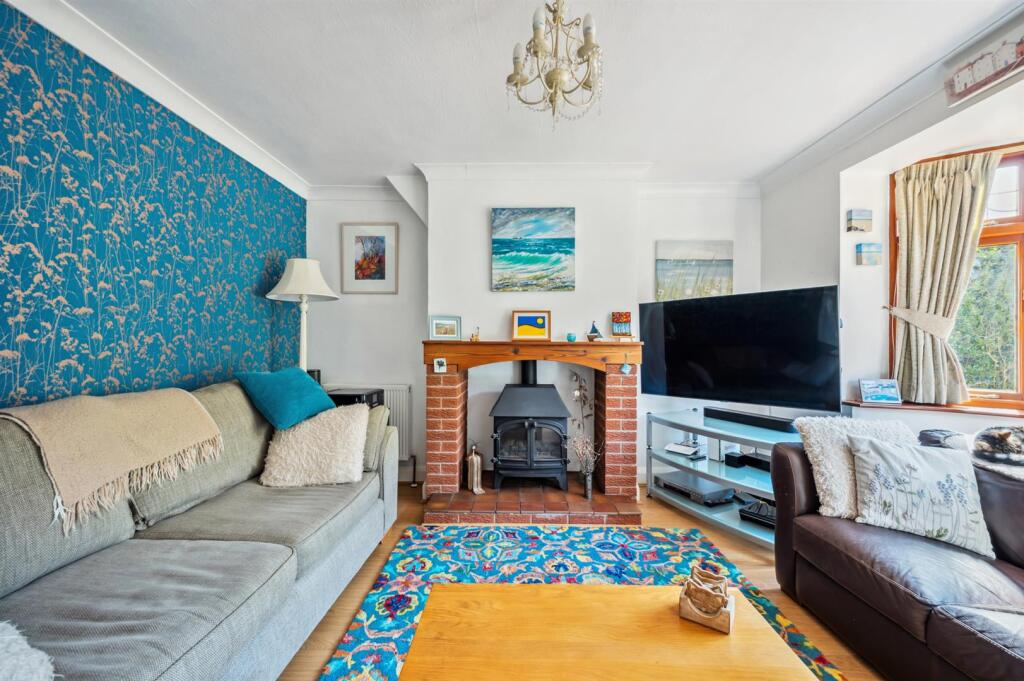 Sitting Room - fireplace.jpg