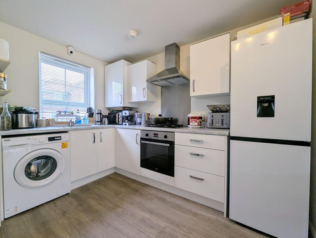 Open Plan Lounge &amp; Kitchen / Diner