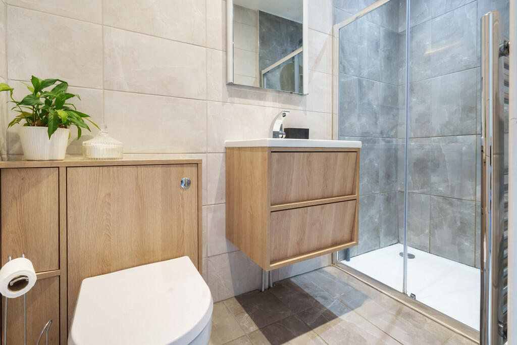 En Suite Shower R...