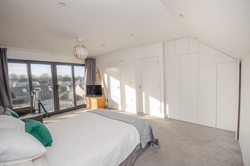 Master bedroom pic 2.jpg