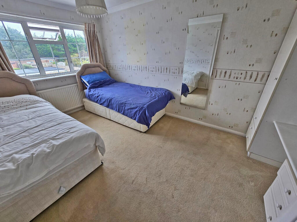 Second bedroom (1...