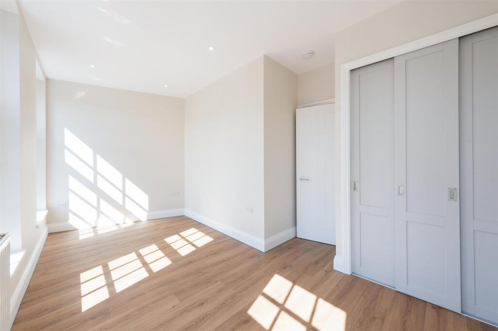 HIGH STREET 12A,FLAT 2  (4).jpg