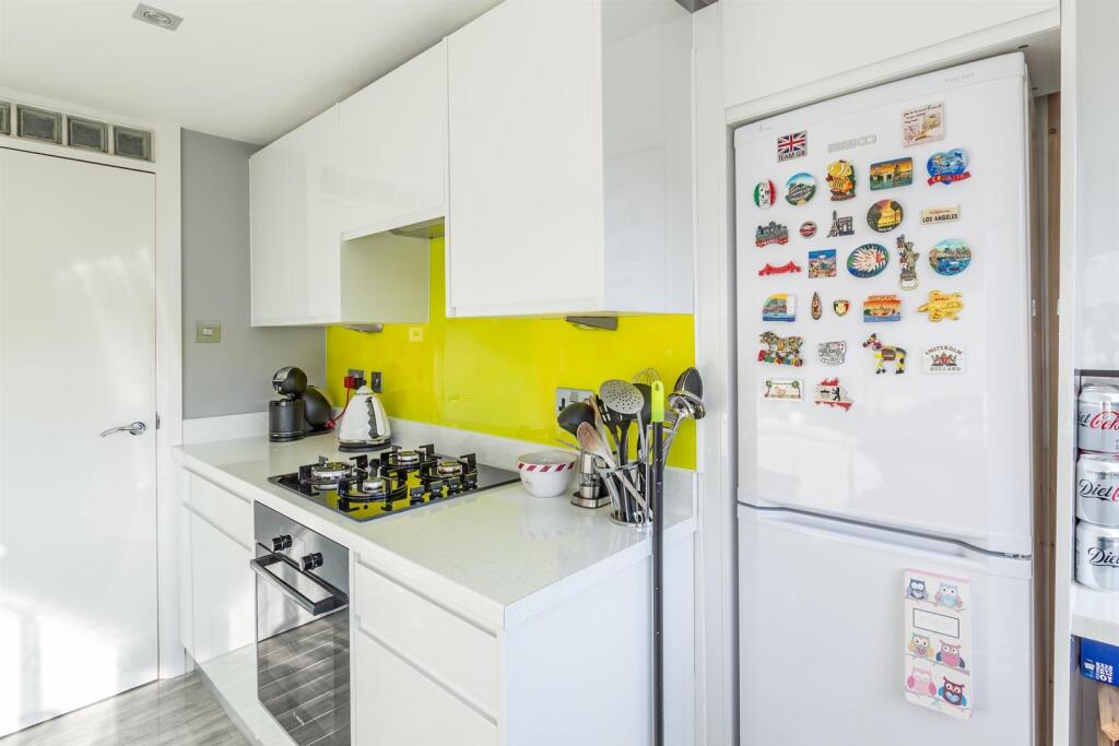 17898294 Kitchen(3).jpg