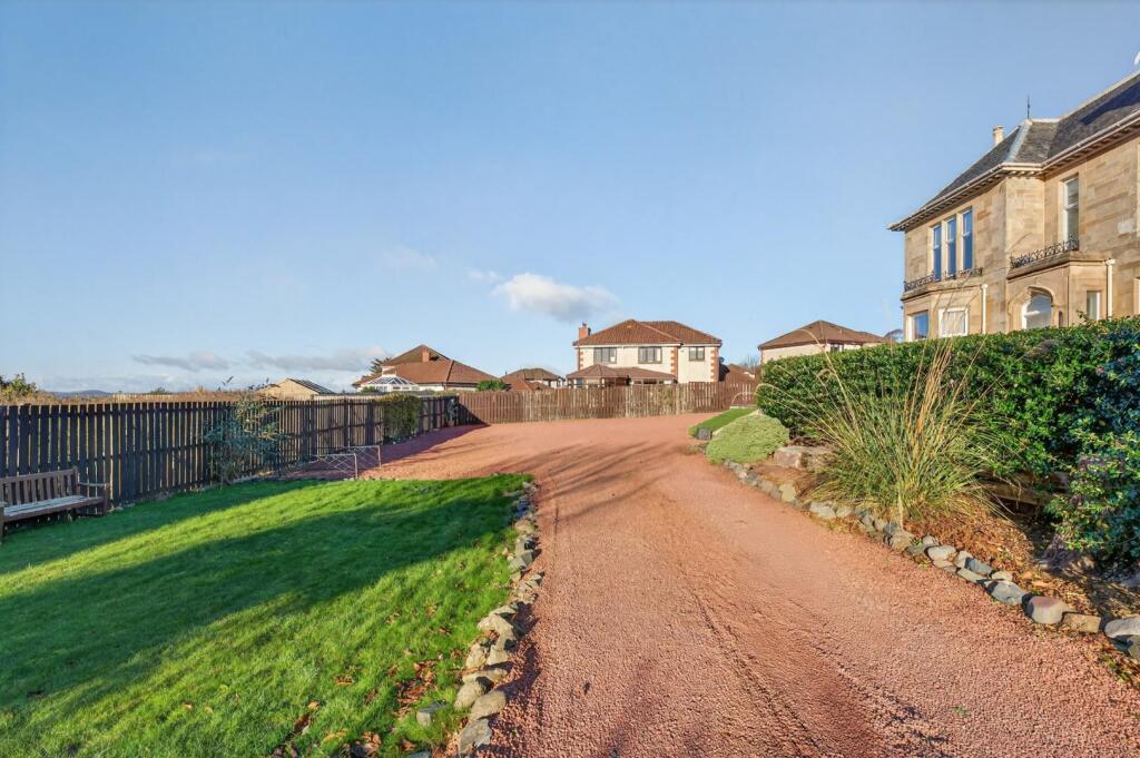 8 buchanan street, largs_04.jpg