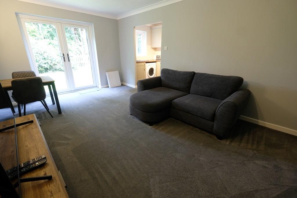 SITTING/DINING ROOM