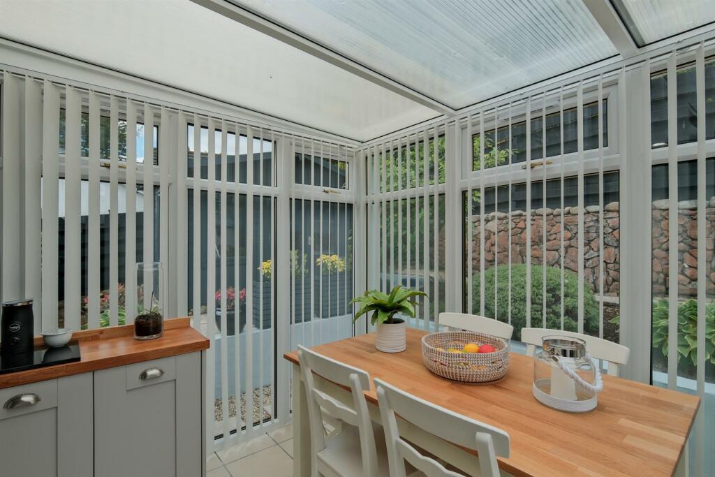 043-37, Edinburgh Road Abington, ML12 6SA.jpg