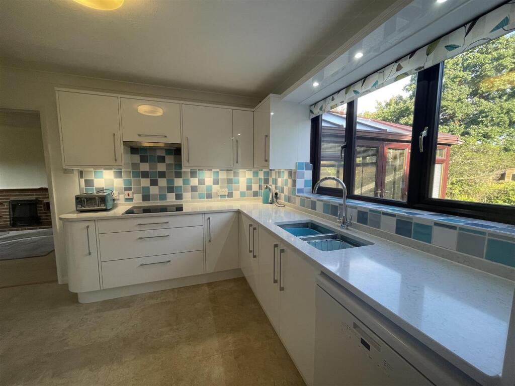 kitchen 6.jpg