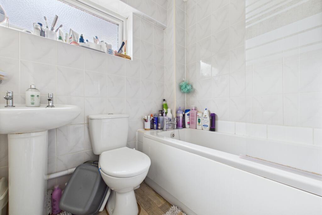 CAM05454G0-PR0033-STILL006