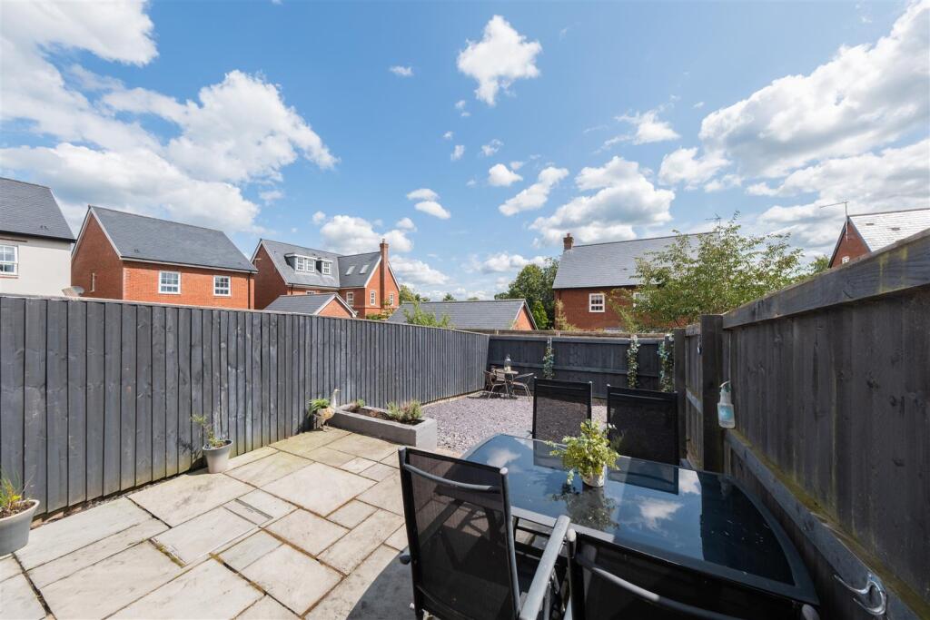 19 Hazelhurst Way-022.jpg