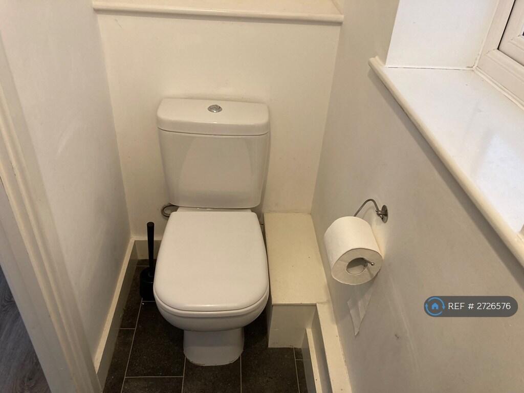 Down Stairs Toilet 
