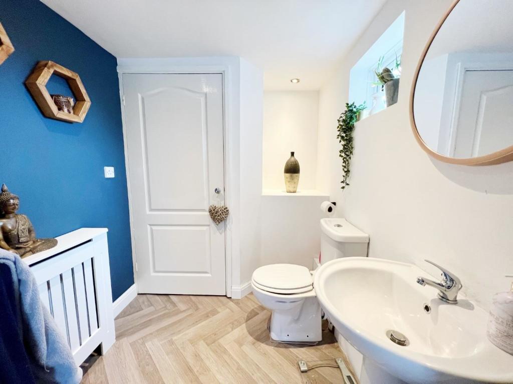 Ground floor wc.jpg