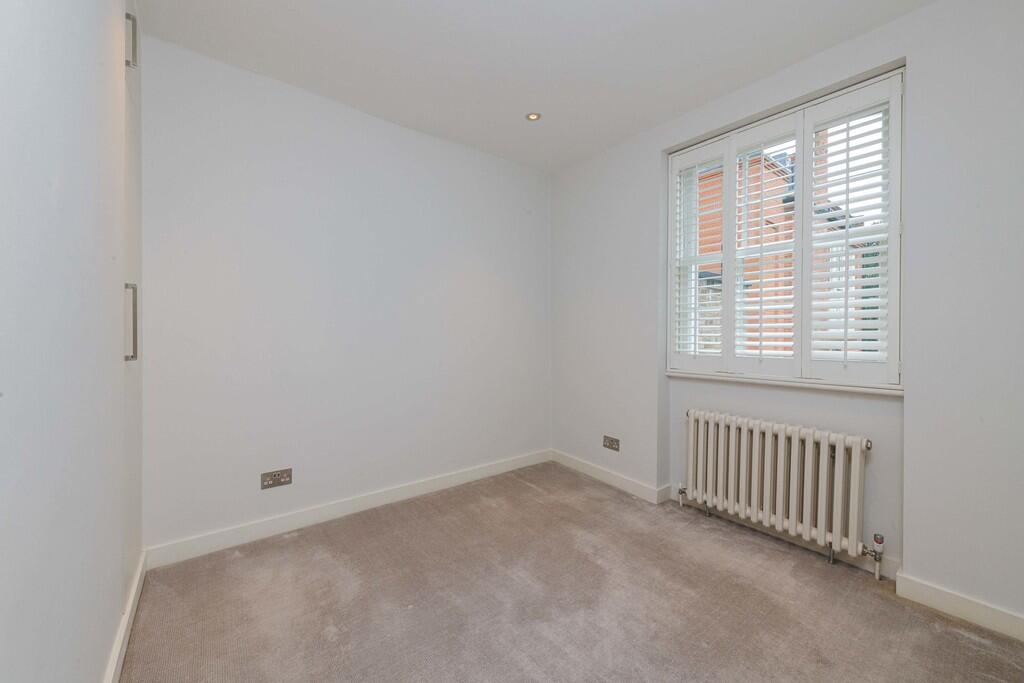 42 Bramerton St B...