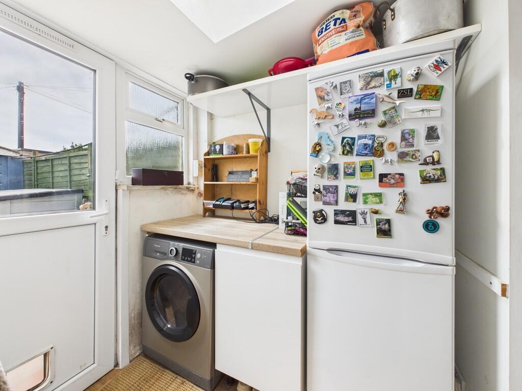 CAM03974G0-PR0199...