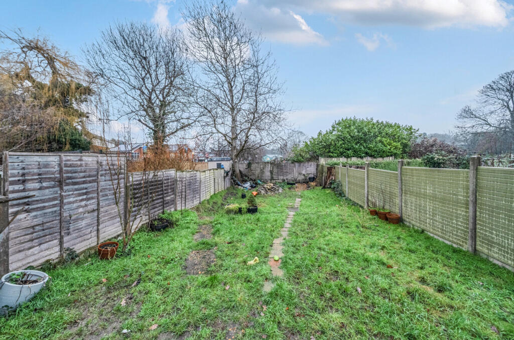 1396222-5-695fdc8...