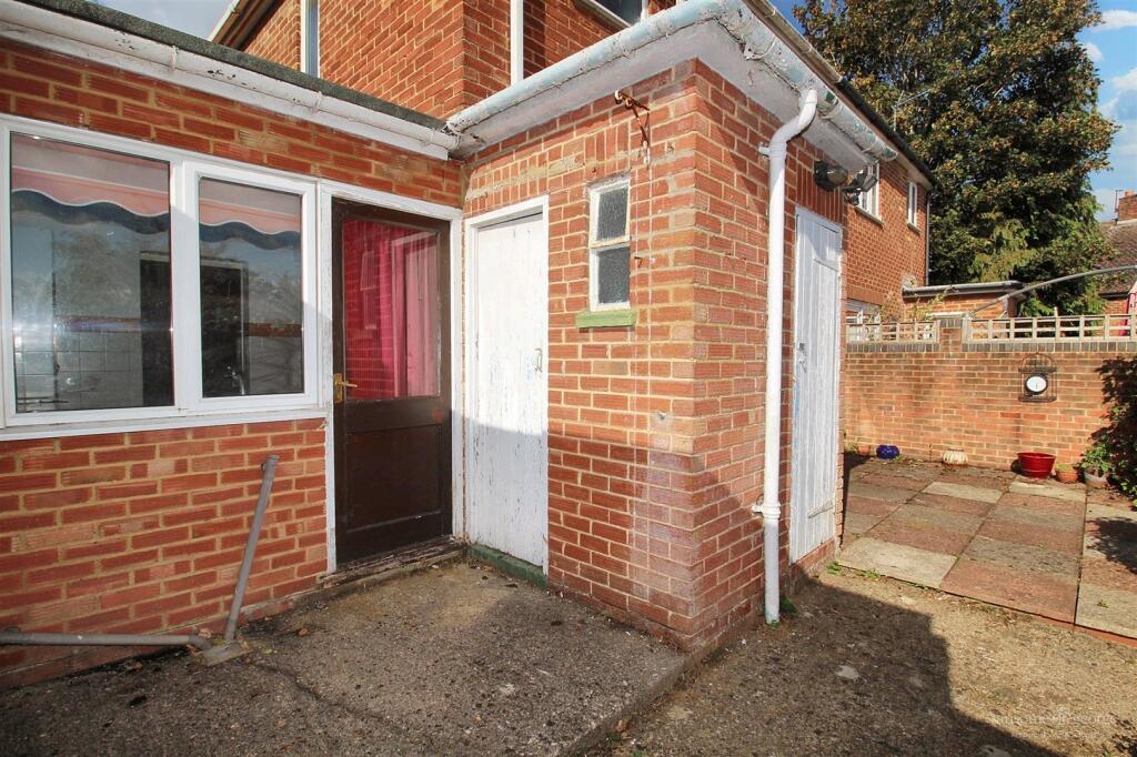 Outside W/C &amp; Store