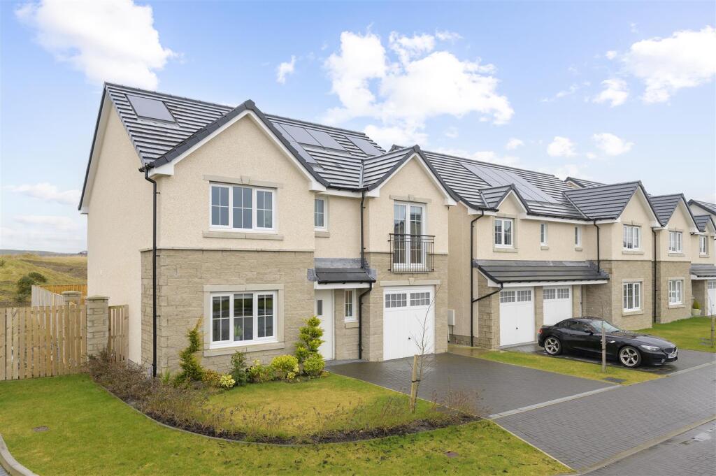 24 Jenny McCallum Way 002.jpg