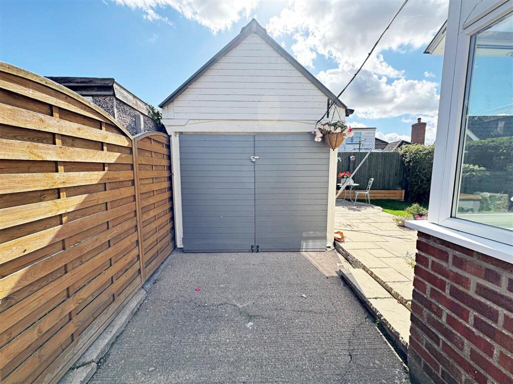 GARAGE
