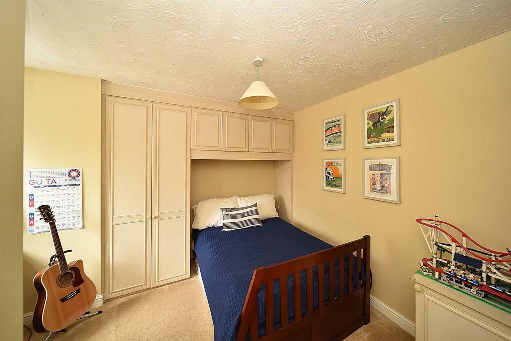 15 Fletcher Bed3.jpg