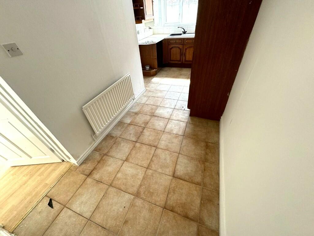 KITCHEN / DINER
