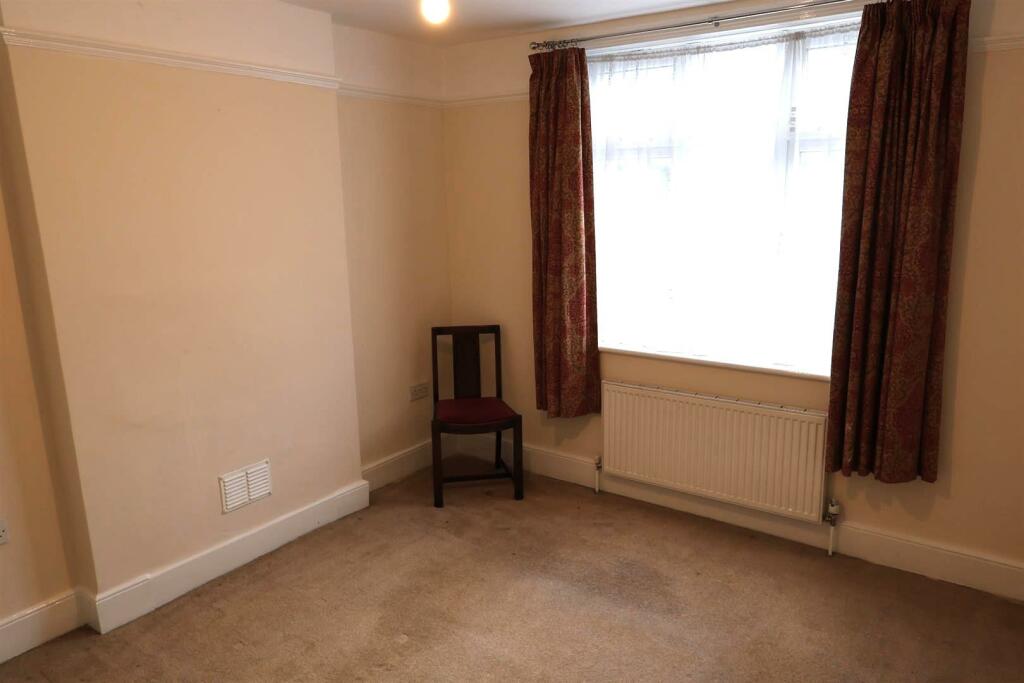 BEDROOM 1 (2)