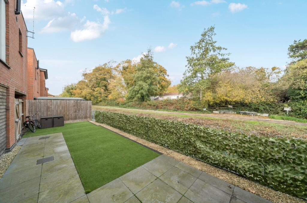 1373993-4-6908e92d89dde