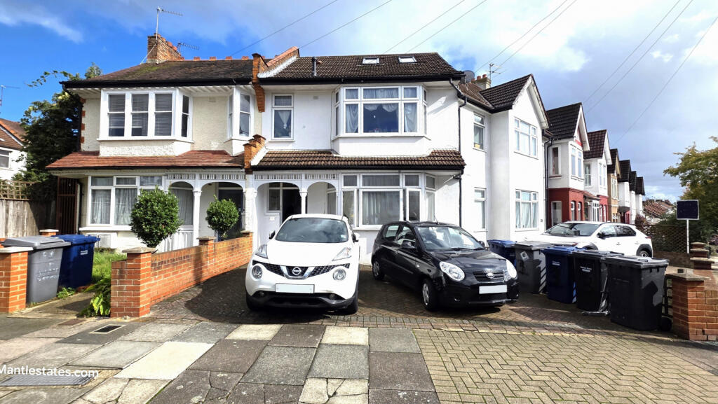 3 Woodgrange Avenue, N12 0PT