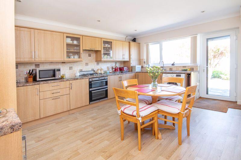 Kitchen-Breakfast Room
