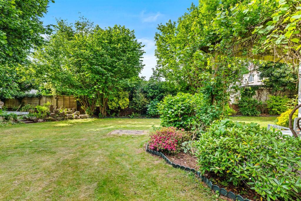 Hendre Close, Hern Crabtree (19).jpg