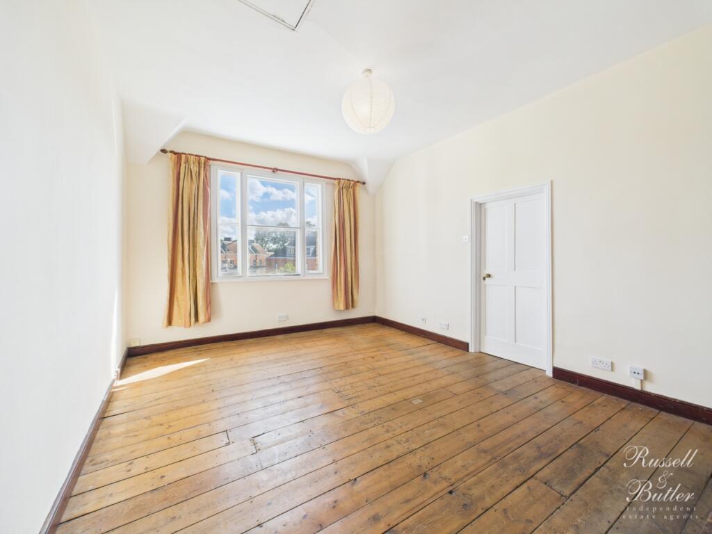 CAM02127G0-PR0334-STILL004