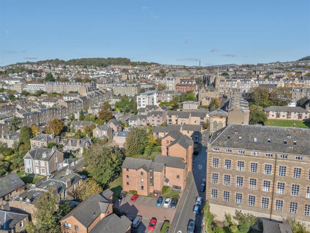 19B Shepherds Loan Dundee-12.JPG