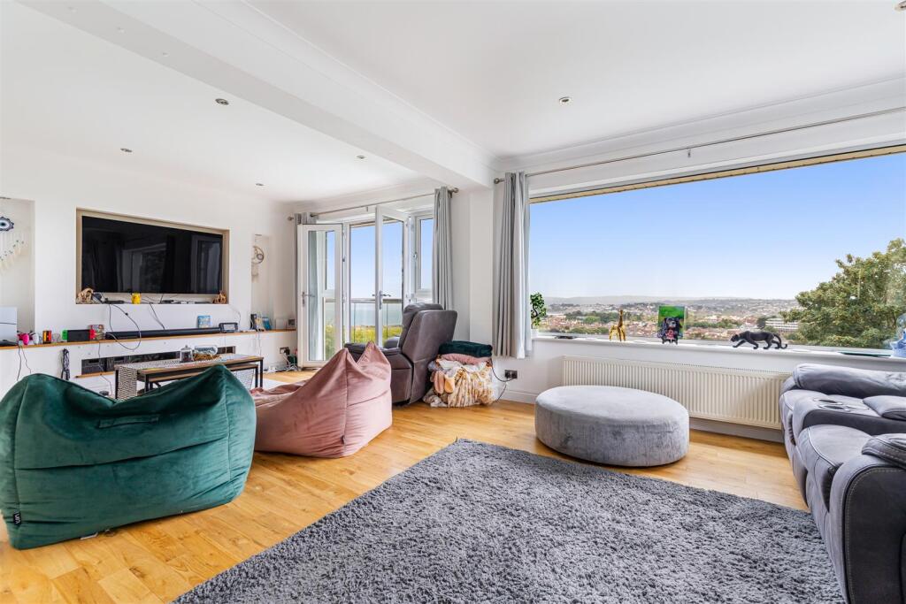 A25 - Mead Way Lower Penns Road - 250723.jpg