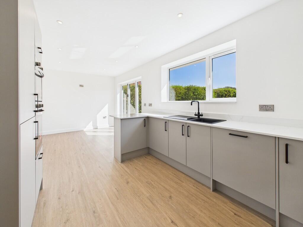 CAM02854G0-PR0364...