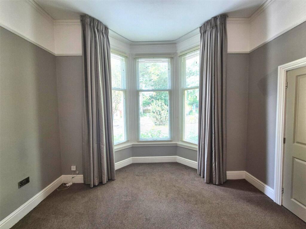 Deep Bay Window